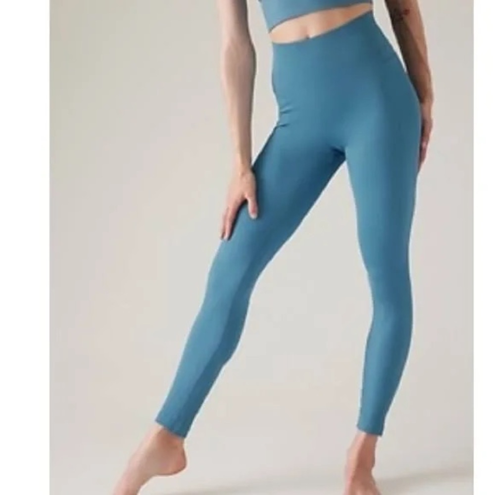 Athleta Aurora Seamless Ribbed Yoga Legging in Blue Medium NWT